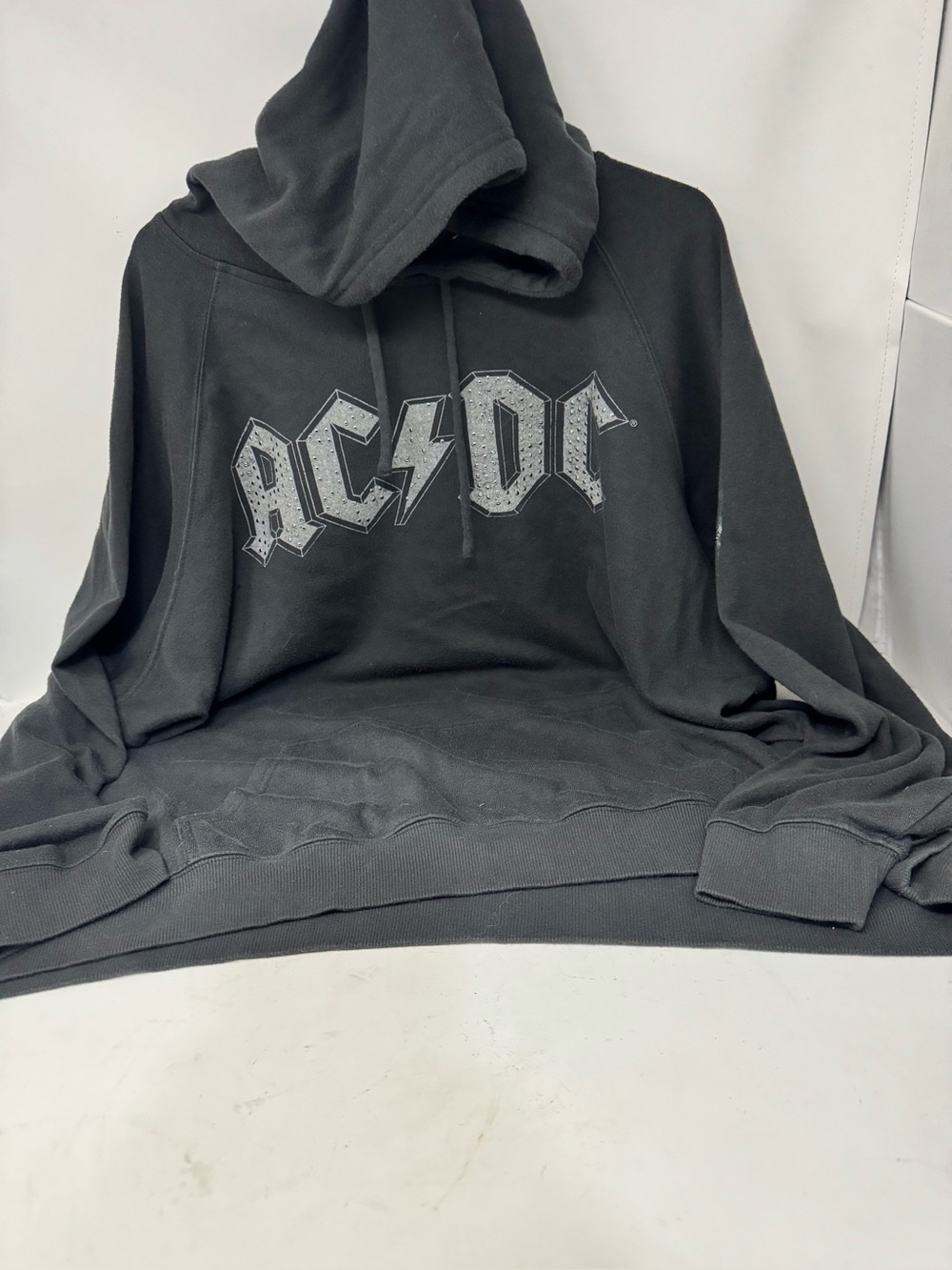 AC/DC Black Graphic Hoodie Sweatshirt - Men's Pullover back in black size XL
